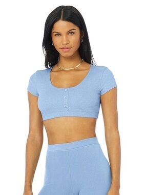 ALO Yoga Blissful Henley Cropped Bra Tank in Blue - M